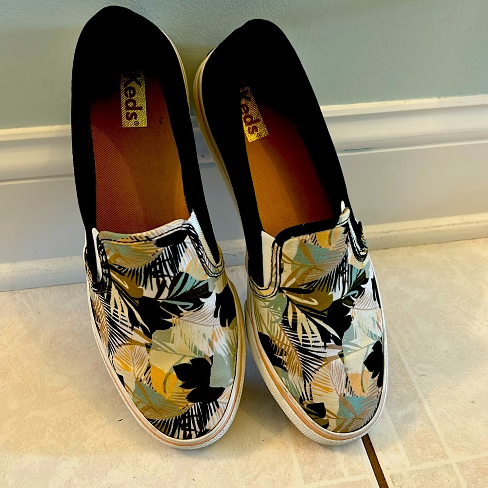 Ladies Keds tropical print slip on loafer gym shoe